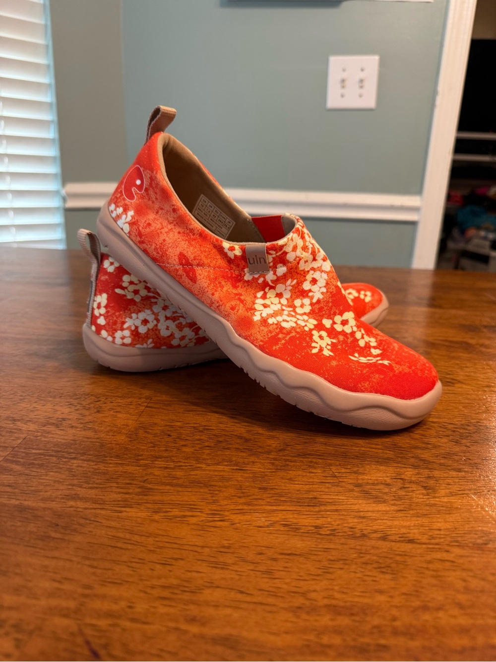 UIN Sakura Toledo I Women's Art Painted Canvas Slip On Travel Shoes size 10
